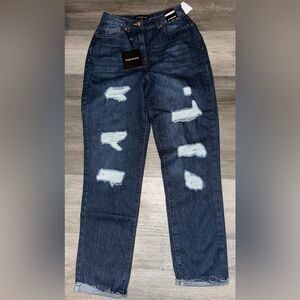 NWT Women’s Parisian brand boyfriend Jeans size 6